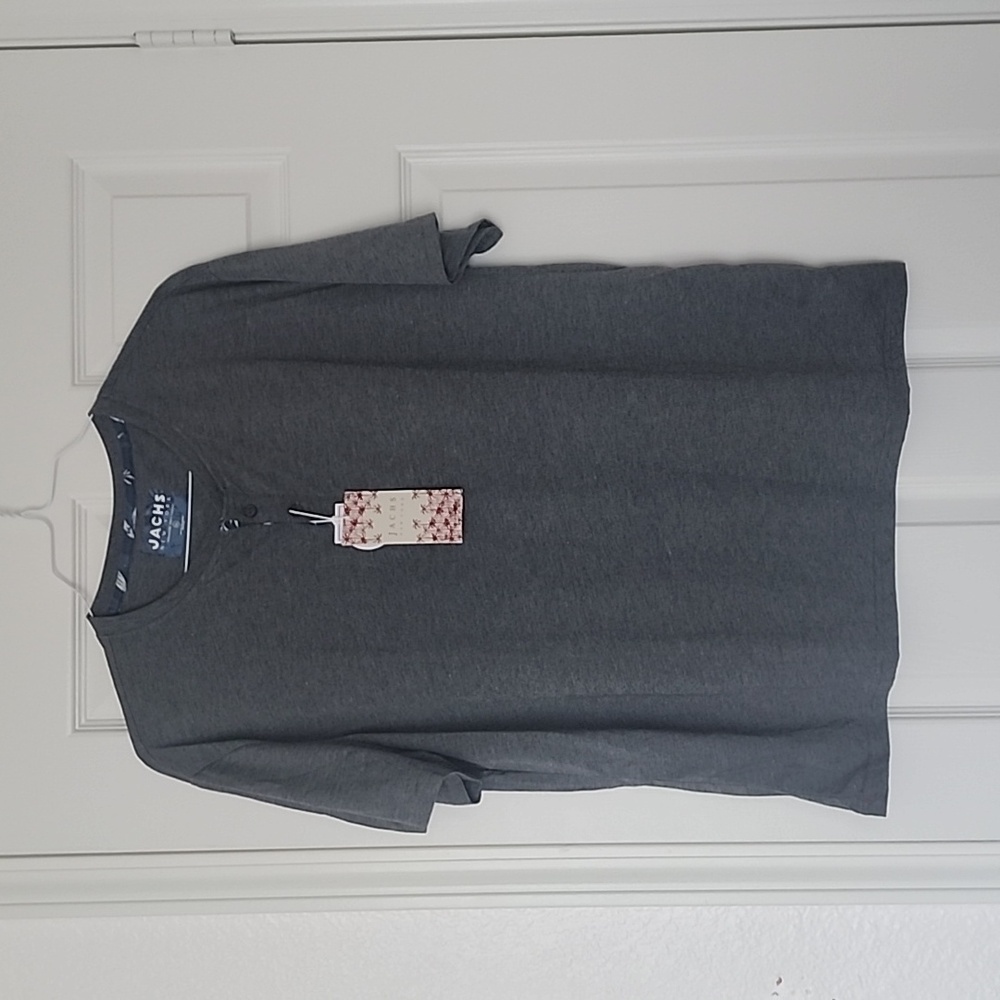 Mens short sleeves t-shirt with three buttons